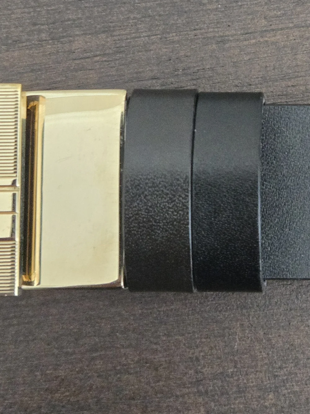 Gucci Men’s Gold-Tone Buckle Leather Belt - Black